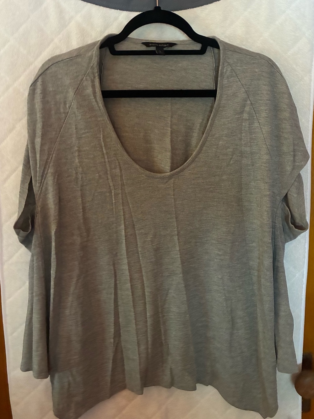 Banana Republic Grey Scoop Neck Cap Sleeve Top
